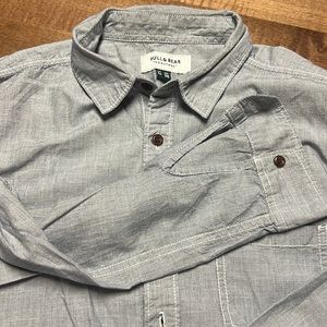 Pull and Bear light blue button down. Great condition.